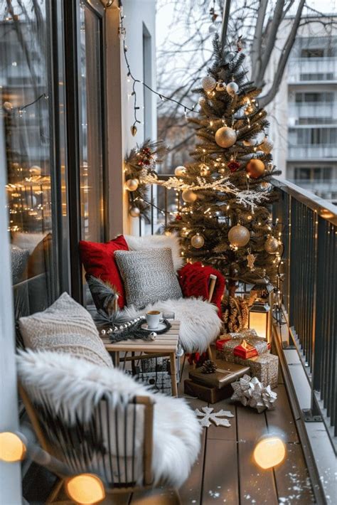 27 Stunning Christmas Balcony Decor Ideas You Ll Love