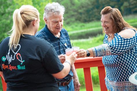 Alzheimer’s and Dementia Care - Courtyard Manor