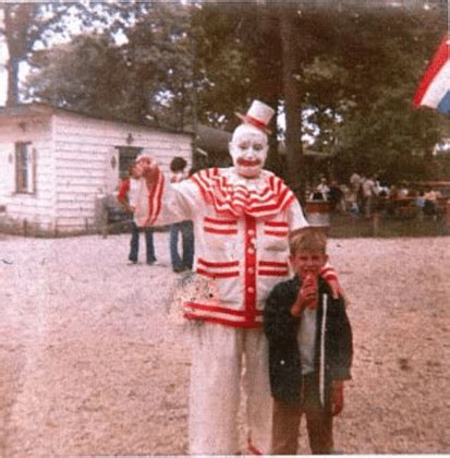 John Wayne Gacy – The Real Life “Killer Clown” | TRUE CRIME SEVEN