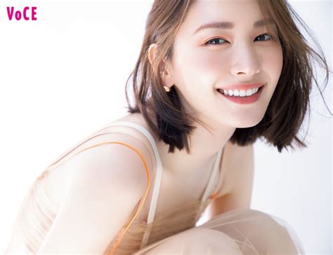 【新垣結衣】「今日の私は昨日と違う。進んでいく自分を楽しみたい」【cover Beauty】｜美容メディアvoce（ヴォーチェ）