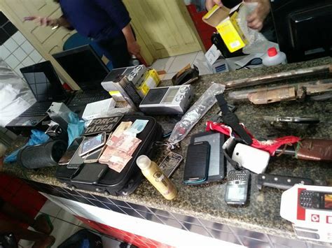 MEGAOPERAÇÃO APREENDE 4 QUATRO ARMAS DE FOGO E CENTENAS DE CELULARES