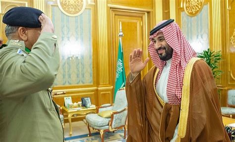 Saudi Crown Prince Confers King Abdulaziz Medal On Coas Bajwa For