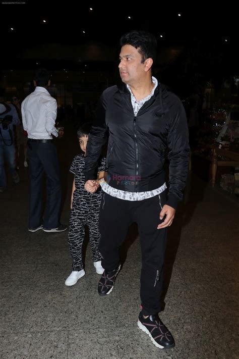 Bhushan Kumar With Son Spotted At Airport On 1st Jan 2018 Bhushan