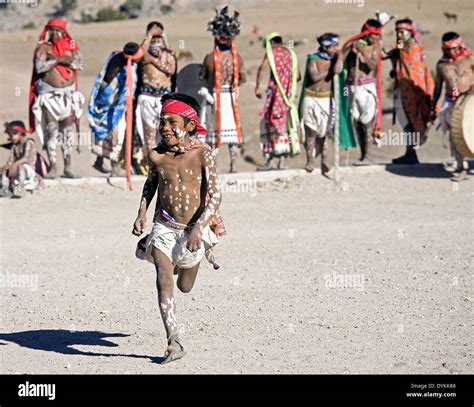 Tarahumara Indians Running Hi Res Stock Photography And Images Alamy