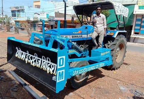 450 Kg Tractor Front Dozer 10 5 Feet At 100000 In Vidisha ID