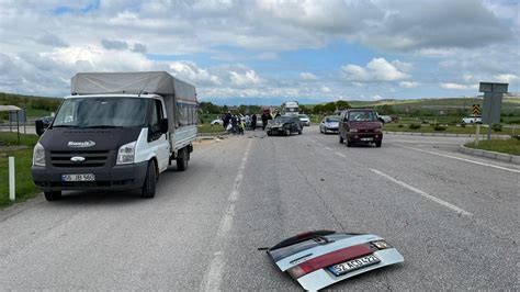 Samsun da iki otomobilin çarpıştığı kazada 6 kişi yaralandı Son