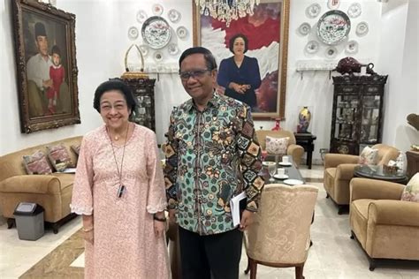 Megawati Soekarnoputri Bertemu Mahfud Md Malam Ini Sinyal Cawapres