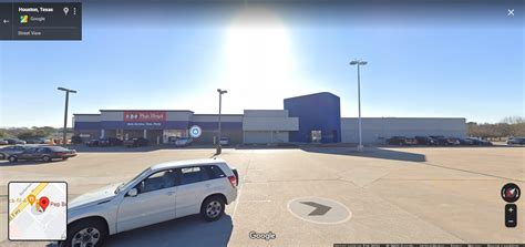 Pep Boys next to a vacant Circuit City (Houston, TX) : NotFoolingAnybody