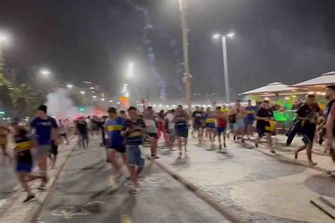 Batalla Campal Entre Hinchas Argentinos Y Brasile Os En Copacabana