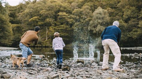 Scientists Have Been Looking At Which Stones Are Best For Skimming