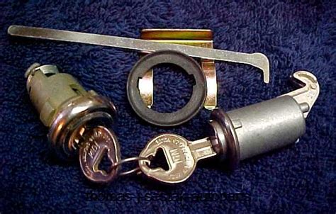 New Trunk Glove Box Lock Set With GM Keys 1957 1958 Oldsmobile