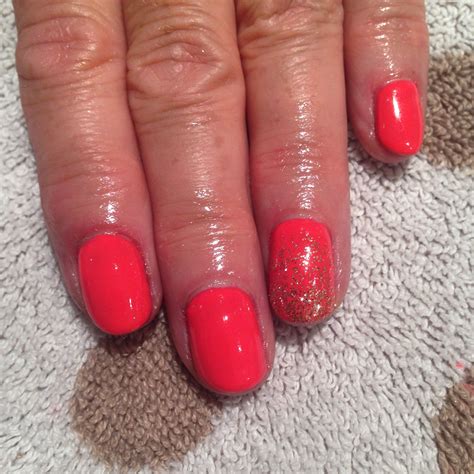 Cnd Shellac Tropix With Gold Glitter Fade Accent Nail