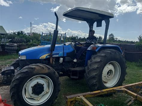 New Holland TT 75 Hello Tractor