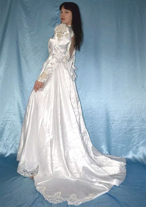 Pin By Britney On Satin Gowns Satin Wedding Gown Bridal Gowns