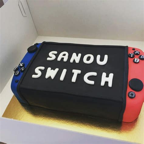 G Teau En Forme De Nintendo Switch Nintendo Switch Anniversaire