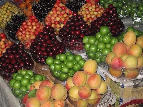 Spring Fruits in Iran | Iran food, Food, Iranian food