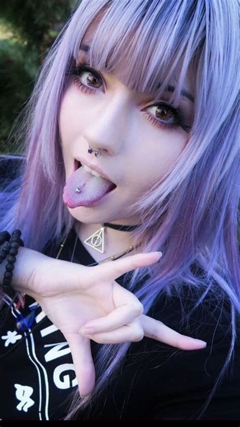 Pin By Яница Иванова On Dreams Cute Emo Girls Emo Hair Emo Girls