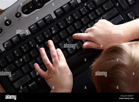 Fille De Ans Blonde Banque De Photographies Et Dimages Haute R Solution Page Alamy