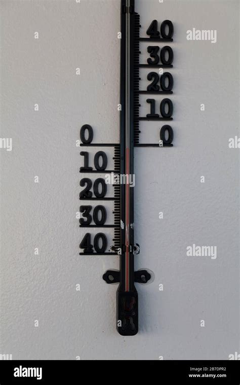 Weather Thermometer Hi Res Stock Photography And Images Alamy