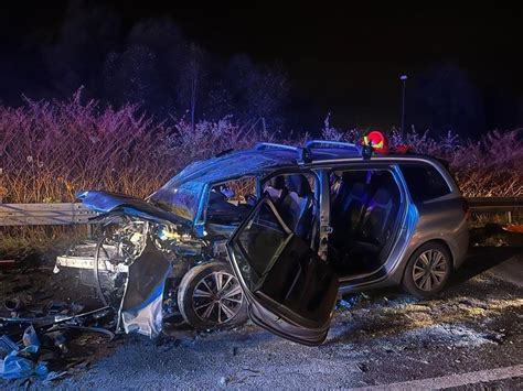 Wypadek czołowy w Zabrzu na DK88 5 osób rannych w tym 13 letnia