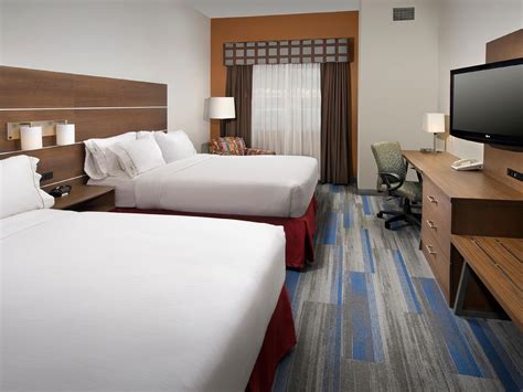 Holiday Inn Express & Suites Charlottesville - Ruckersville Guest Room ...