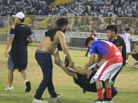 El Salvador Estampida En Estadio Deja 12 Muertos Y Al Menos 100 Heridos