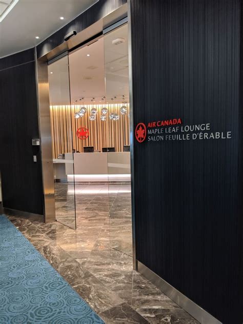 Review: Air Canada Maple Leaf Lounge, Vancouver International