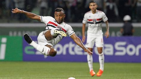 SPNet Vitória anuncia contratação do volante Luan ex São Paulo