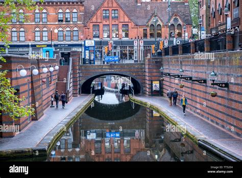 Birmingham Canal, Old Line, Birmingham, England Stock Photo - Alamy