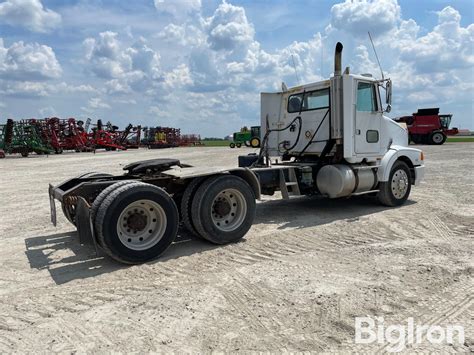 White Gmc Aero Wca T T A Day Cab Truck Tractor Bigiron Auctions