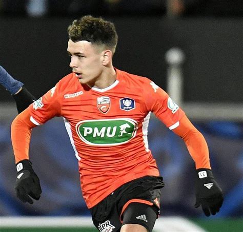 FC Lorient Enzo Le Fée vers une prolongation de son contrat Sport