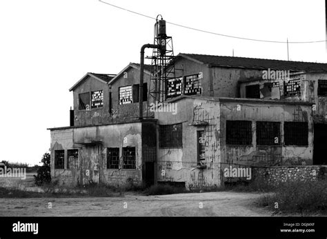 Ramshackle buildings Black and White Stock Photos & Images - Alamy