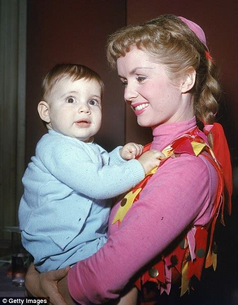 Debbie Reynolds Extraordinary Life In Pictures Daily Mail Online