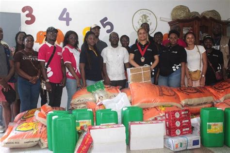 Côte d Ivoire action sociale cérémonie de remise de kits alimentaires