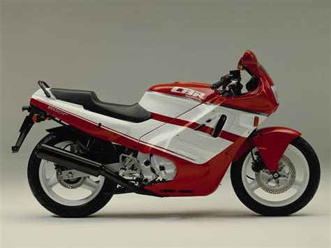 Honda Cbr F Fiche Moto