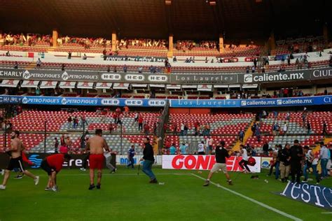 Violencia En La Cancha Partido De Querétaro Vs Atlas Se Suspendió Por