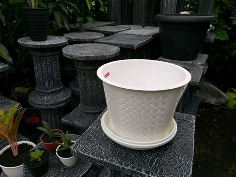 Jual Pot Bunga Putih Motif Anyam Cm Tatakan Putih Di Lapak