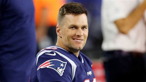 Tom Brady Signs With Tampa Bay Buccaneers After Leaving New England