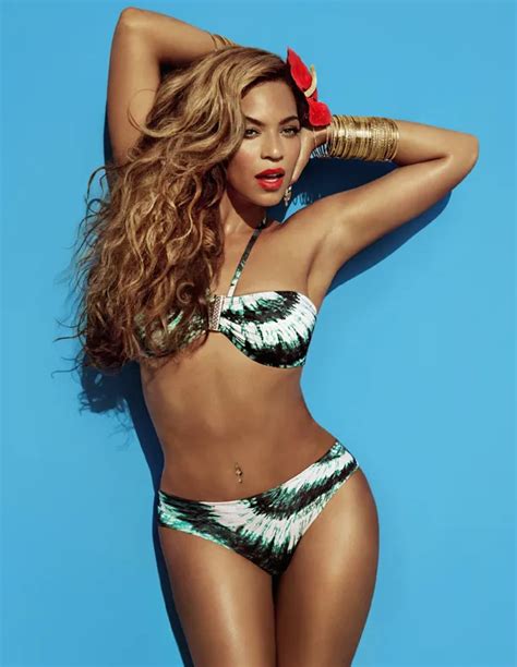 Photos Beyoncé en tout petit bikini pour H M Public