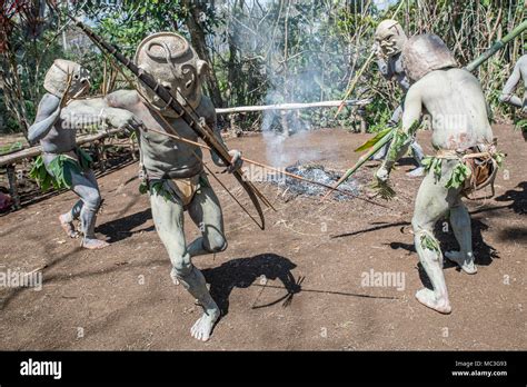 Masked Asaro Mudmen Performance Geremiaka Village Goroka Area