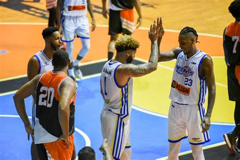 Manolitoenelplay Metros ganan cuarto en línea en LNB Frenan Huracanes