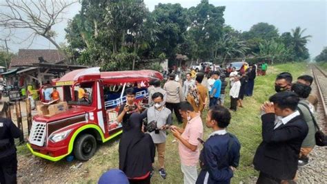 Akhirnya Terungkap Kronologi Kereta Api Tabrak Odong Odong Di Serang