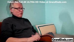 年老いた男がついに引退しますを視聴 Old Man Babe Aged Porn SpankBang