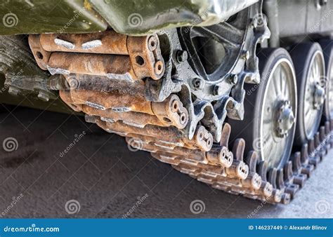 Caterpillar Du V Hicule Blind Russe Bmp Image Stock Image Du Russe