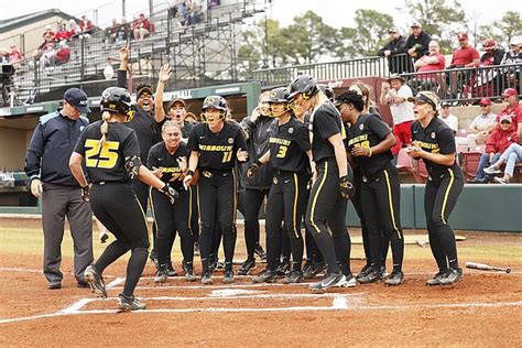 Missouri Softball Opens Regional With Win Vs California Jefferson
