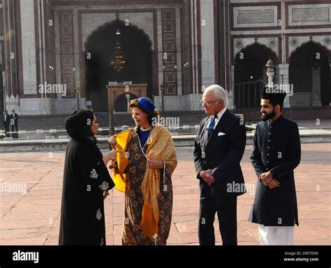 Swedens King Carl Xvi Gustaf And Queen Silvia Visit The Jama Masjid