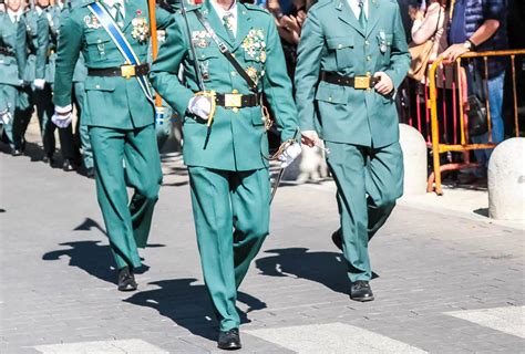 Los Guardias Civiles No Tienen Derecho A Manifestarse Por Cuestiones