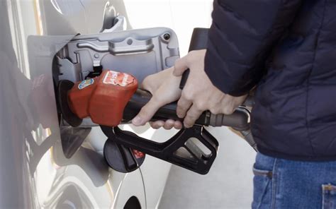 Prix De L Essence Les Applications Pour Trouver Du Carburant Pas Cher