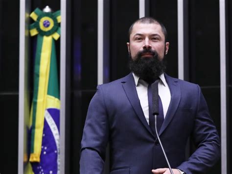 Deputado exalta participação de avô no Exército de Hitler Instituto