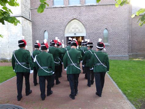 Nieuwe Uniformen Schutterij St Antonius Stramproy Weert